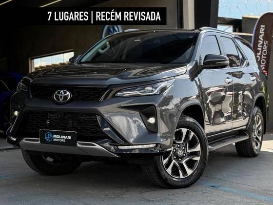 TOYOTA HILUX SW4 2.8 D-4D TURBO DIESEL SRX PLATINUM 7L 4X4 AUTOMÁTICO
